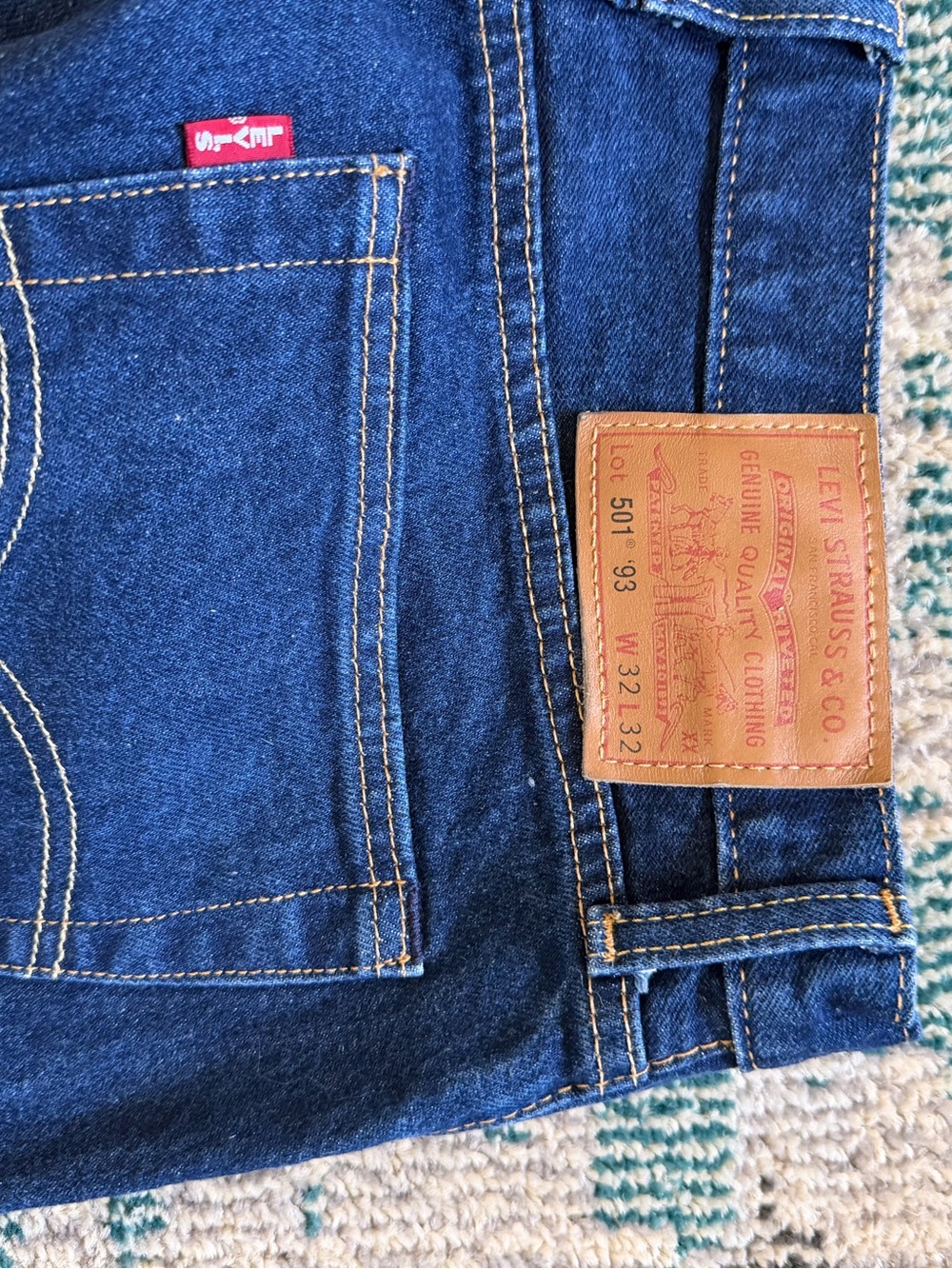 Levi's 501 '93 Men's Straight Leg Jeans in 32x32 The Walls-dark wash - Picture 6 of 7